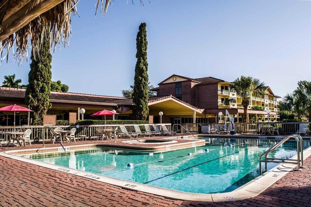 Quality Inn And Suites Golf Resort Golden Gate Exterior foto